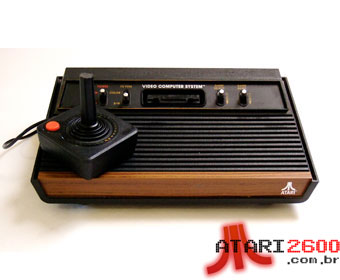 Console do Atari 2600 - Fonte:https://www.atari2600.com.br/